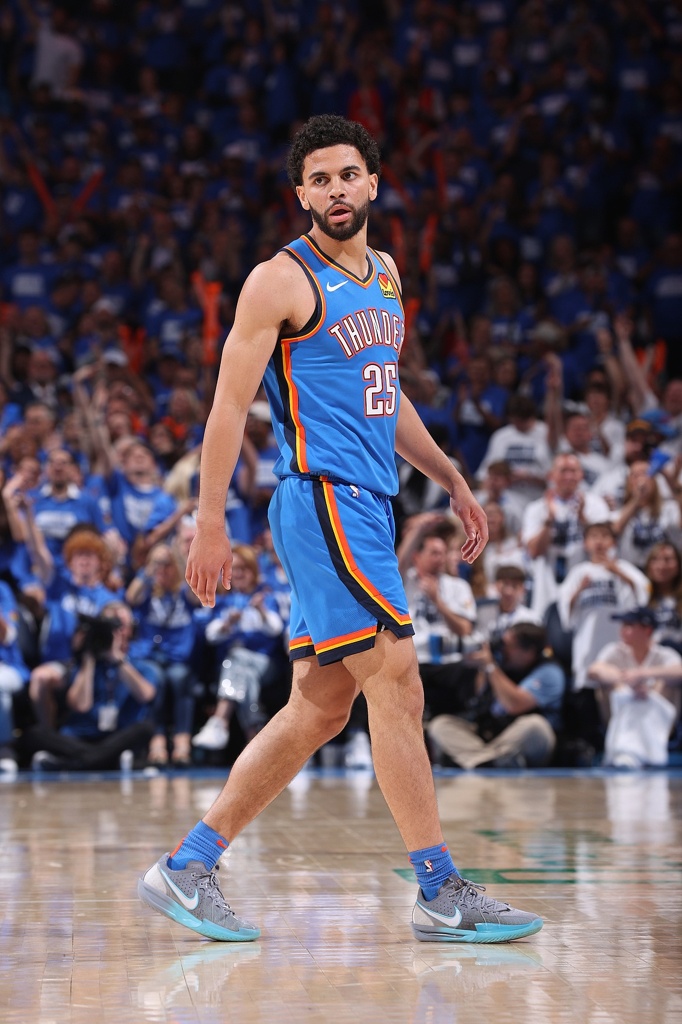 张佳玮：阿杰伊-米切尔是雷霆的真宝藏 杰威是不是稍微有点压力了