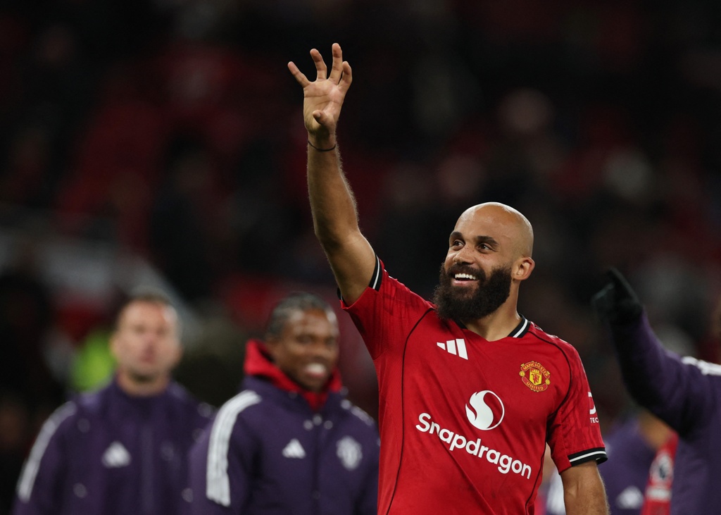 豪取三连胜！TA：没人再质疑阿莫林的343阵型了，曼联打得更直接